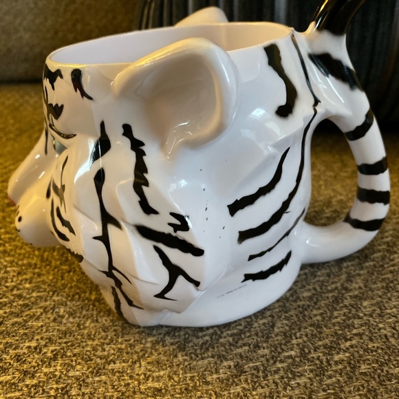 Disney/Other - Picture 4 of 8